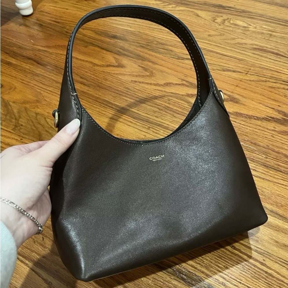 Coach Brooklyn 23 small shoulder bag in Maple